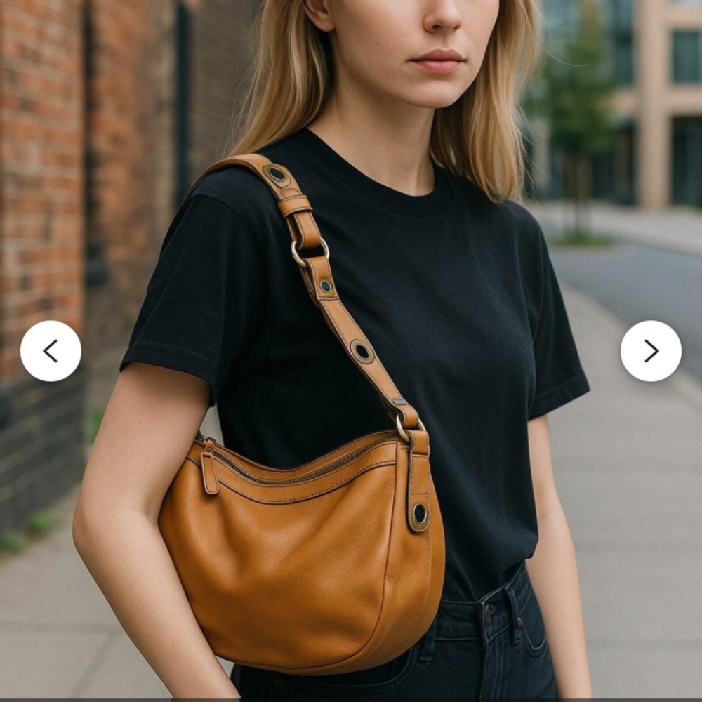 Salvatore Ferragamo Gancini Brown Leather Vintage Shoulder Bag